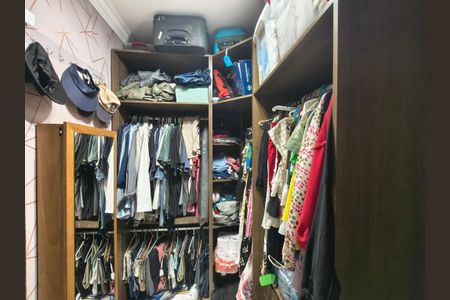 Casa de condomínio à venda com 250m², 3 quartos e 1 vagaCloset - Quarto 2 Suite