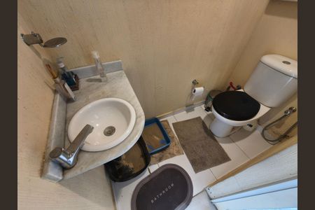 Casa de condomínio à venda com 250m², 3 quartos e 1 vagaLavabo