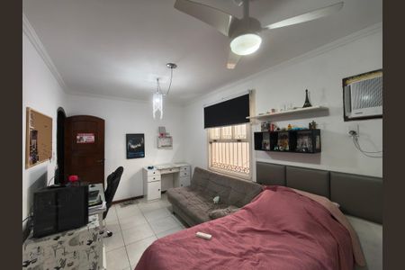 Casa de condomínio à venda com 250m², 3 quartos e 1 vagaQuarto 1  Suite