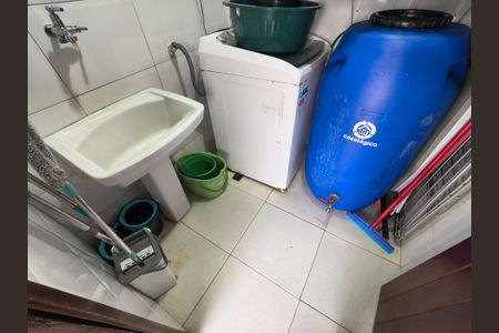 Casa de condomínio à venda com 250m², 3 quartos e 1 vagaLavanderia