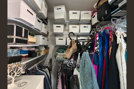 Casa de condomínio à venda com 250m², 3 quartos e 1 vagaCloset