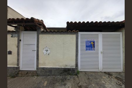 Casa de condomínio à venda com 250m², 3 quartos e 1 vagaFachada