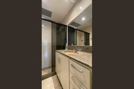 Apartamento à venda com 91m², 2 quartos e 1 vagaBanheiro da Suíte