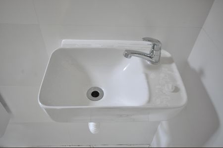 Banheiro de kitnet/studio para alugar com 1 quarto, 31m² em Vila Mazzei, São Paulo