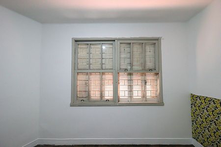 Janela da Quarto 1 de apartamento para alugar com 2 quartos, 86m² em Santa Cecília, Porto Alegre