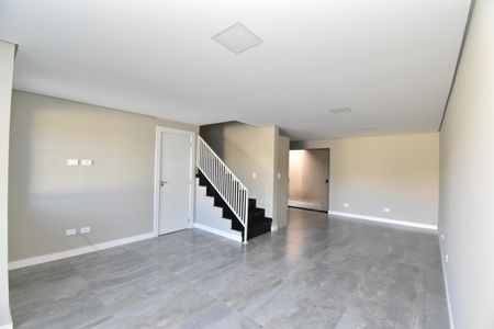 Sala de casa de condomínio para alugar com 3 quartos, 119m² em Mossunguê, Curitiba