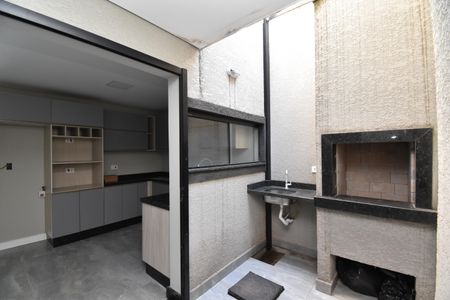 Casa de condomínio para alugar com 119m², 3 quartos e 2 vagasÁrea gourmet com churrasqueira