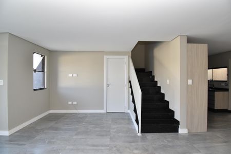 Sala de casa de condomínio para alugar com 3 quartos, 119m² em Mossunguê, Curitiba