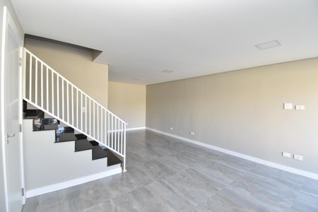 Sala de casa de condomínio para alugar com 3 quartos, 119m² em Mossunguê, Curitiba