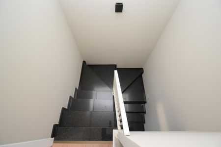 Casa de condomínio para alugar com 119m², 3 quartos e 2 vagasCorredor/Escadas