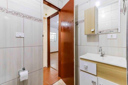 Banheiro de casa para alugar com 3 quartos, 60m² em Jardim Joao Xxiii, São Paulo