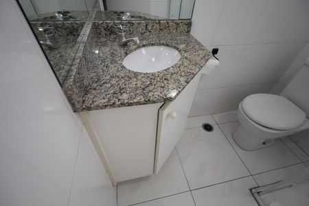 BANHEIRO de apartamento para alugar com 1 quarto, 39m² em Bangú, Santo André