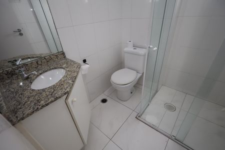 BANHEIRO de apartamento para alugar com 1 quarto, 39m² em Bangú, Santo André