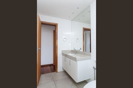 Apartamento para alugar com 140m², 4 quartos e 3 vagasBanheiro da Suíte