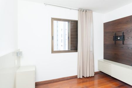 Apartamento para alugar com 140m², 4 quartos e 3 vagassuite 