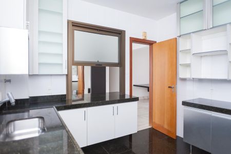 Apartamento para alugar com 140m², 4 quartos e 3 vagasCozinha