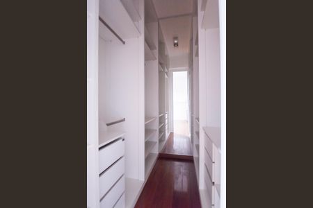 Apartamento para alugar com 140m², 4 quartos e 3 vagasCloset da suíte