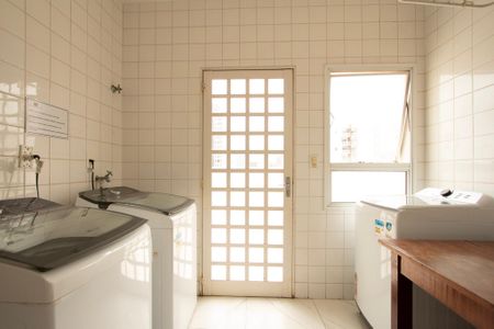 Apartamento para alugar com 62m², 1 quarto e 1 vagaÁrea comum - Lavanderia 