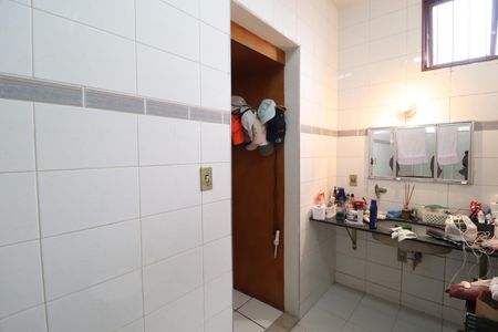 Casa para alugar com 300m², 6 quartos e 2 vagasBanheiro do Quarto 2