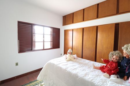 Casa para alugar com 300m², 6 quartos e 2 vagasQuarto 5