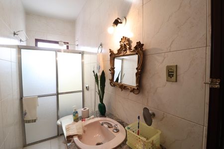 Casa para alugar com 300m², 6 quartos e 2 vagasBanheiro Social