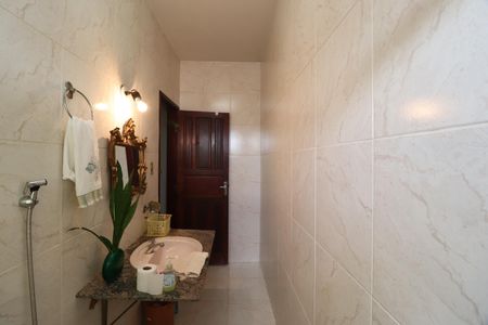 Casa para alugar com 300m², 6 quartos e 2 vagasBanheiro Social