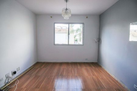 Sala de casa para alugar com 2 quartos, 77m² em Campo Limpo, São Paulo