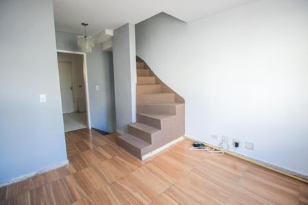 Casa para alugar com 77m², 2 quartos e 1 vagaSala