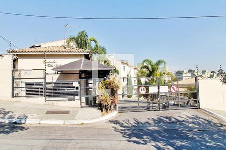 Casa para alugar com 77m², 2 quartos e 1 vaga Casa para alugar com 77m², 2 quartos e 1 vagaFachada