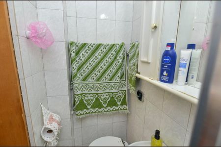 Apartamento à venda com 100m², 3 quartos e 1 vaga Apartamento à venda com 100m², 3 quartos e 1 vagaBanheiro da Suíte