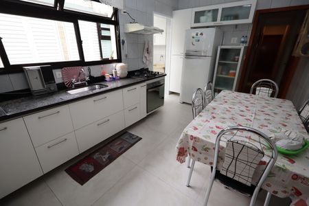 Apartamento à venda com 100m², 3 quartos e 2 vagasCozinha