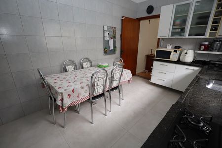 Apartamento à venda com 100m², 3 quartos e 2 vagasCozinha