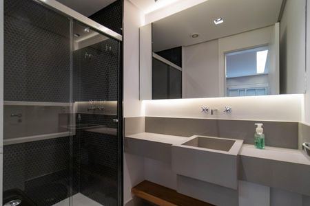 Apartamento à venda com 66m², 1 quarto e 2 vagasBanheiro