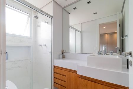 Apartamento à venda com 66m², 1 quarto e 2 vagasBanheiro da Suíte