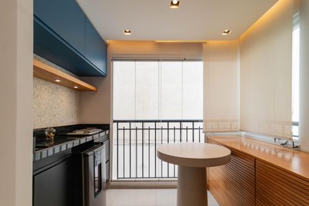 Varanda de apartamento à venda com 1 quarto, 66m² em Lapa, São Paulo