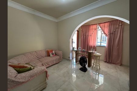 Sala de casa à venda com 4 quartos, 150m² em Bonsucesso, Rio de Janeiro