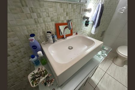 Casa à venda com 150m², 4 quartos e 1 vagaBanheiro