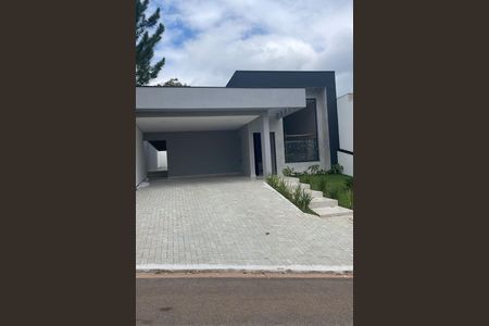 Casa de condomínio à venda com 184m², 3 quartos e 4 vagas