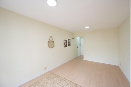 Apartamento para alugar com 76m², 3 quartos e 2 vagas Apartamento para alugar com 76m², 3 quartos e 2 vagasSala