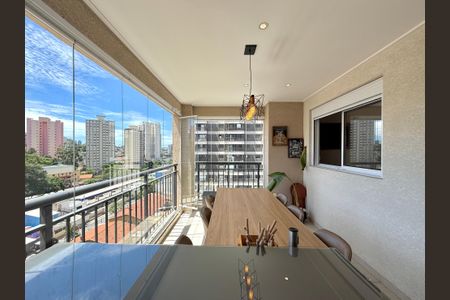 Apartamento à venda com 72m², 2 quartos e 1 vaga Apartamento à venda com 72m², 2 quartos e 1 vagaVaranda