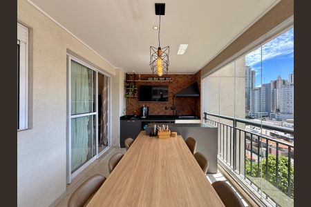 Apartamento à venda com 72m², 2 quartos e 1 vaga Apartamento à venda com 72m², 2 quartos e 1 vagaVaranda