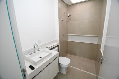 Apartamento à venda com 138m², 3 quartos e 2 vagasBanheiro da Suíte 1