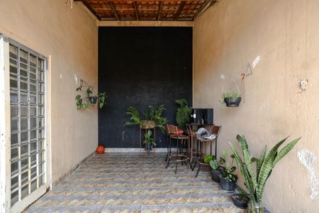 Entrada de casa para alugar com 3 quartos, 99m² em Jardim Aracy, Mogi das Cruzes