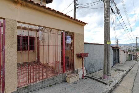 Casa para alugar com 99m², 3 quartos e 1 vaga Casa para alugar com 99m², 3 quartos e 1 vagaFachada