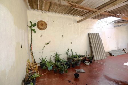 Quintal de casa para alugar com 3 quartos, 99m² em Jardim Aracy, Mogi das Cruzes