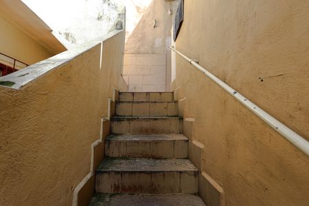 Casa para alugar com 99m², 3 quartos e 1 vaga Casa para alugar com 99m², 3 quartos e 1 vagaEscada