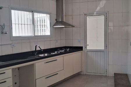 Casa à venda com 119m², 3 quartos e 3 vagas