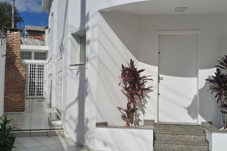 Casa à venda com 119m², 3 quartos e 3 vagas
