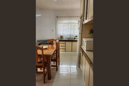 Casa à venda com 3 quartos, 128m² em Parque das Nações, Santo André