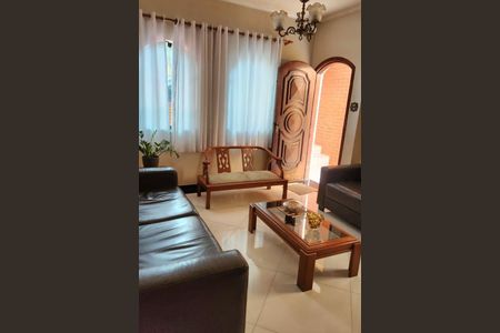 Casa à venda com 3 quartos, 128m² em Parque das Nações, Santo André